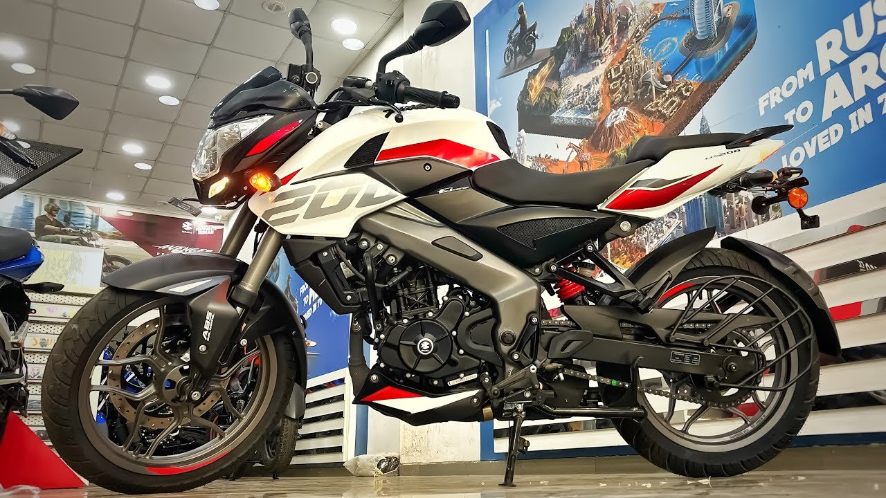 2025: Bajaj Pulsar NS200 – The Sporty Beast at an Unbelievable Price 4 Bajaj Pulsar ns 200