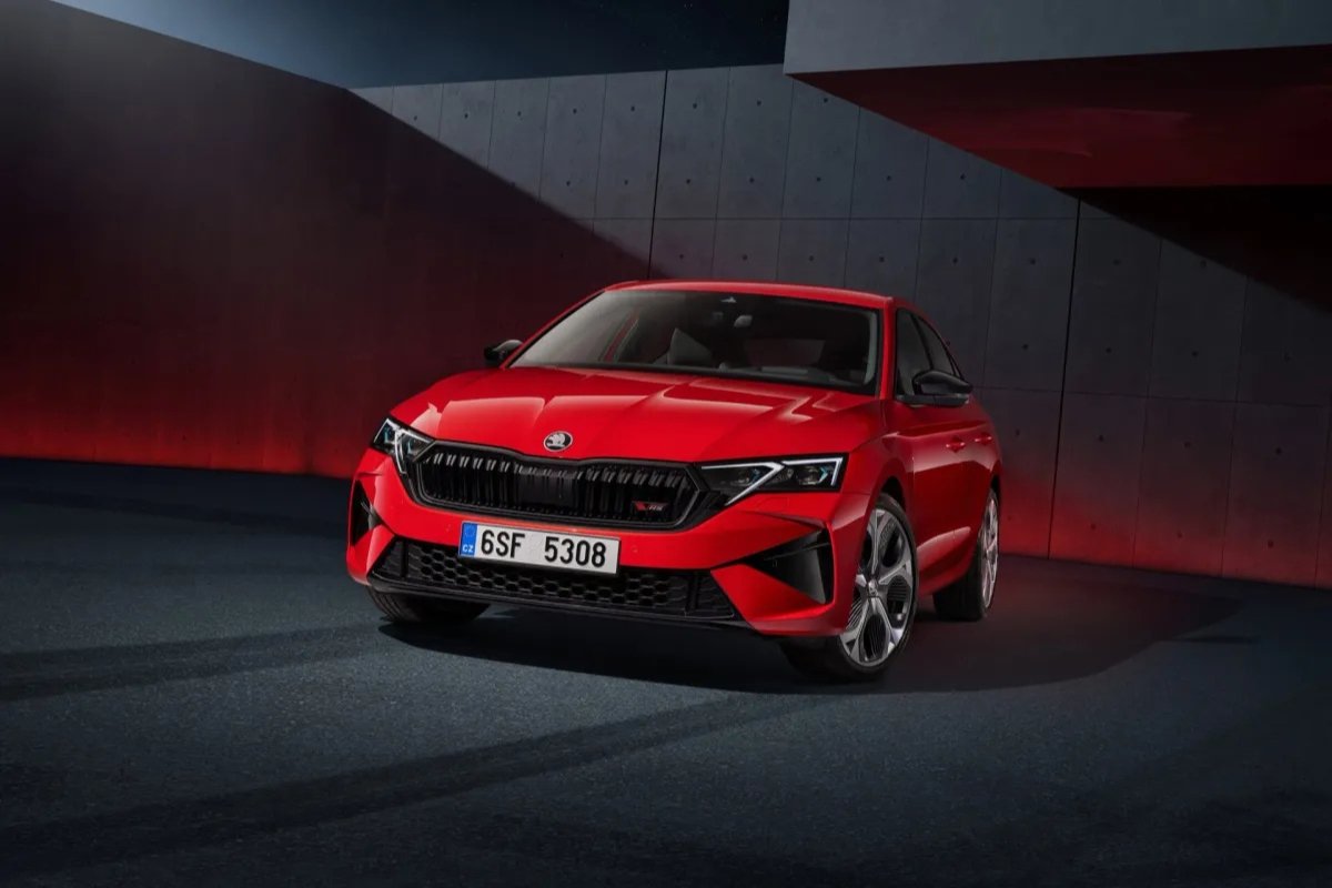 Unleashing Performance in 2025: Skoda Octavia RS Takes the Lead 5 Skoda octavia 2025