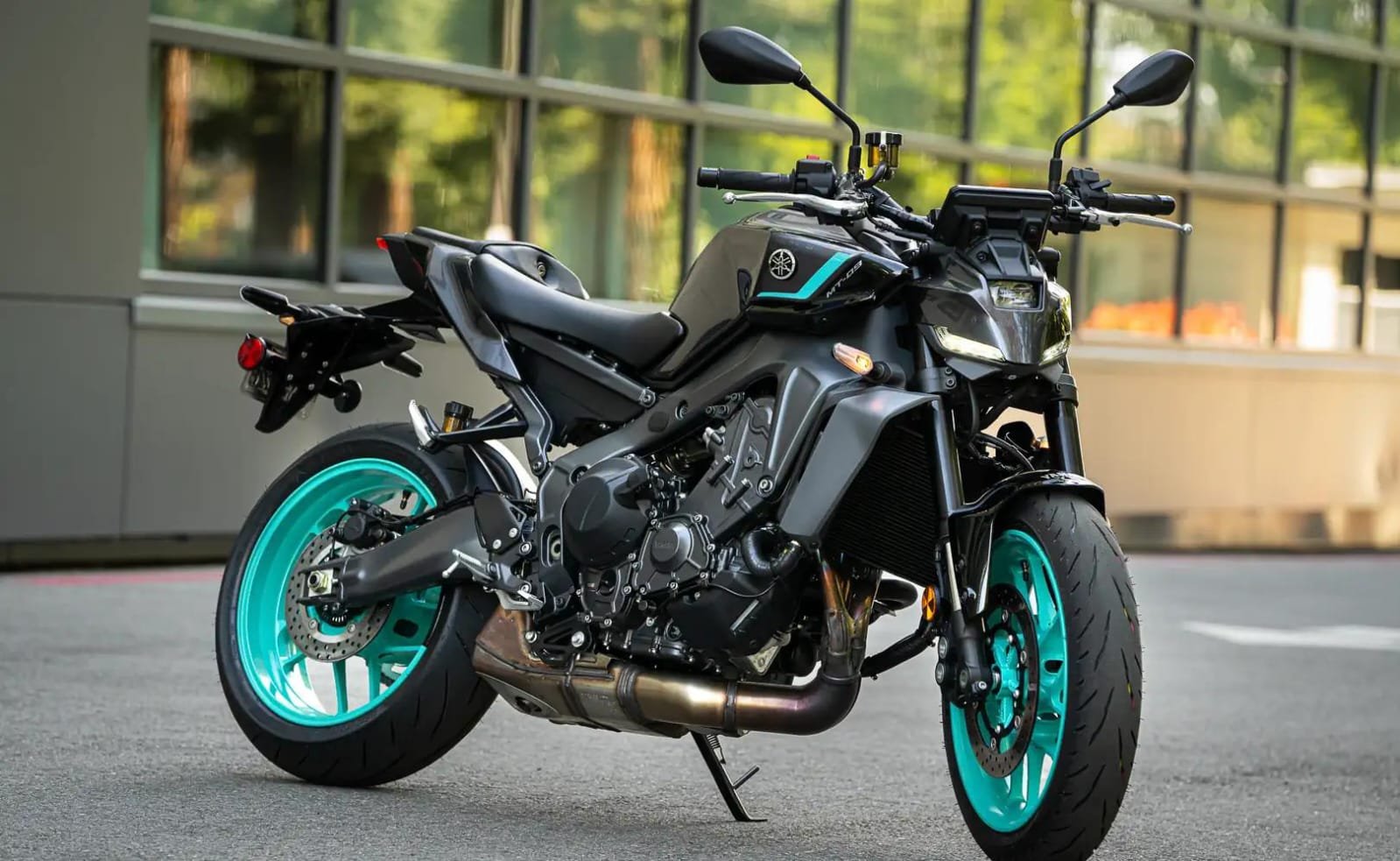 Unleashing 2025: Yamaha MT-9 Brings Power and Style Together 4 yamaha mt